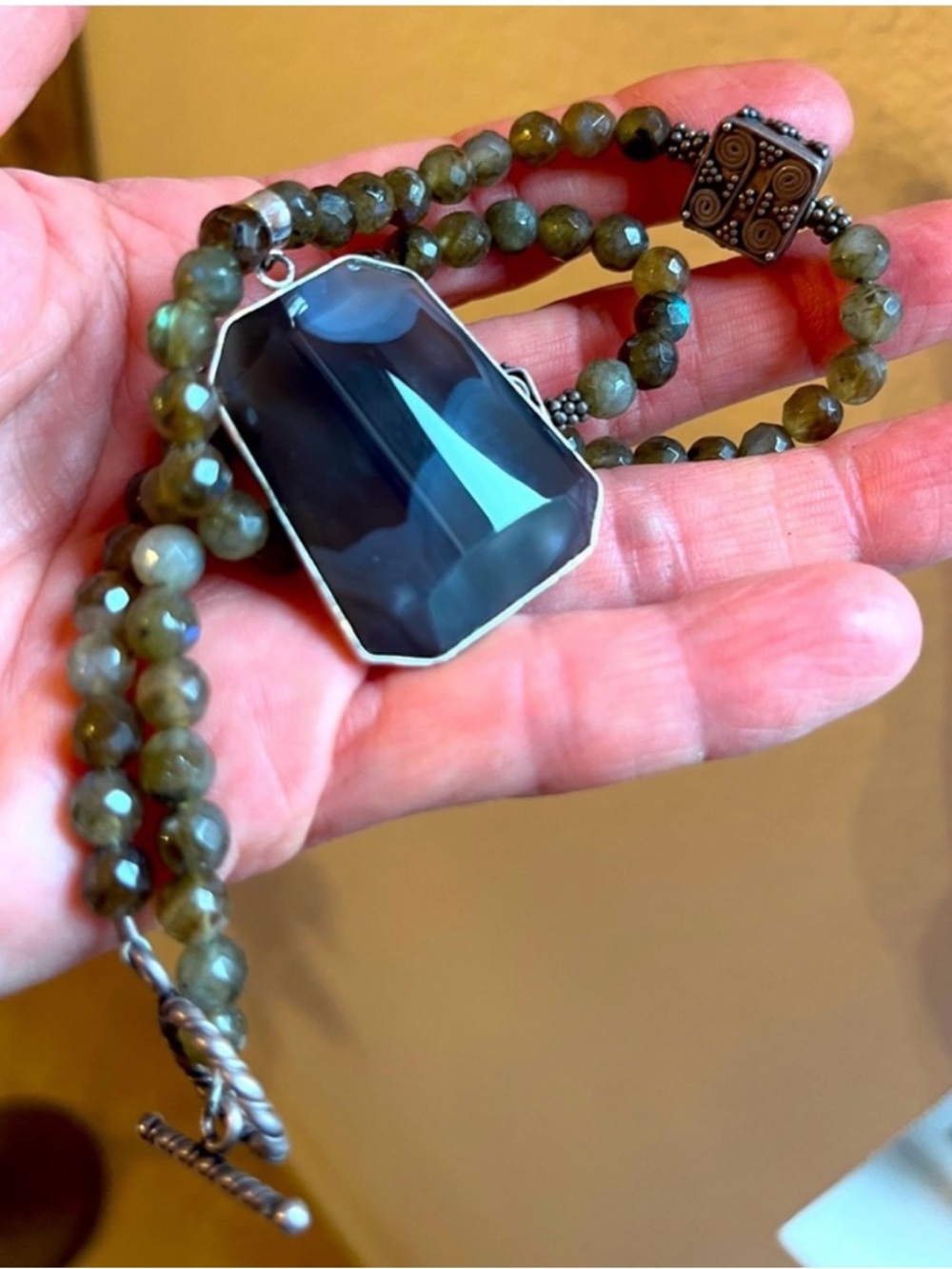 Labradorite Beaded Necklace with Dark Agate Pendant - Unbranded